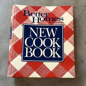 Vintage Better Homes and Gardens 10th Edition Red and White Plaid Cookbook